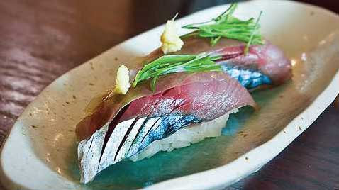 some sushi thing on a plate